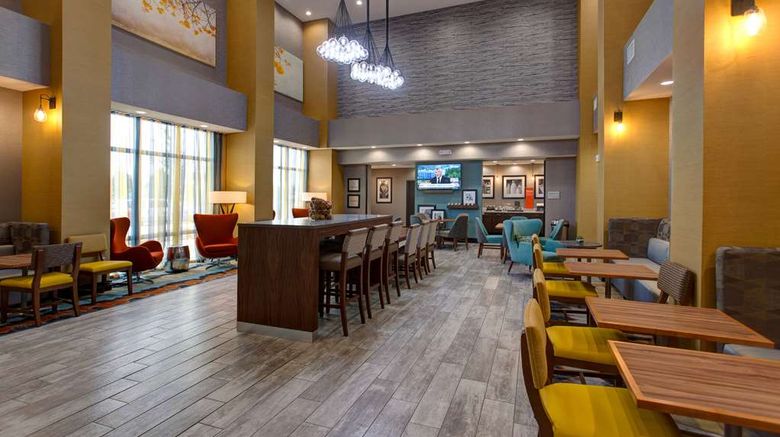 <b>Hampton Inn & Suites Wichita/Airport Lobby</b>. Images powered by <a href="https://iceportal.shijigroup.com/" title="IcePortal" target="_blank">IcePortal</a>.