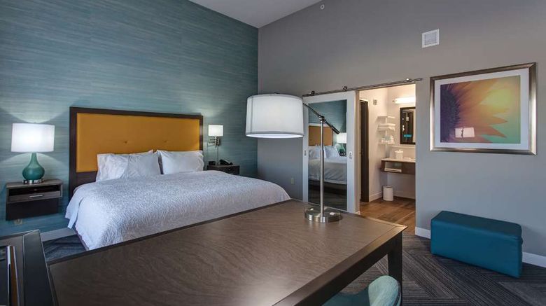 <b>Hampton Inn & Suites Wichita/Airport Room</b>. Images powered by <a href="https://iceportal.shijigroup.com/" title="IcePortal" target="_blank">IcePortal</a>.