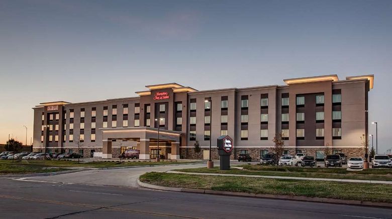<b>Hampton Inn & Suites Wichita/Airport Exterior</b>. Images powered by <a href="https://iceportal.shijigroup.com/" title="IcePortal" target="_blank">IcePortal</a>.