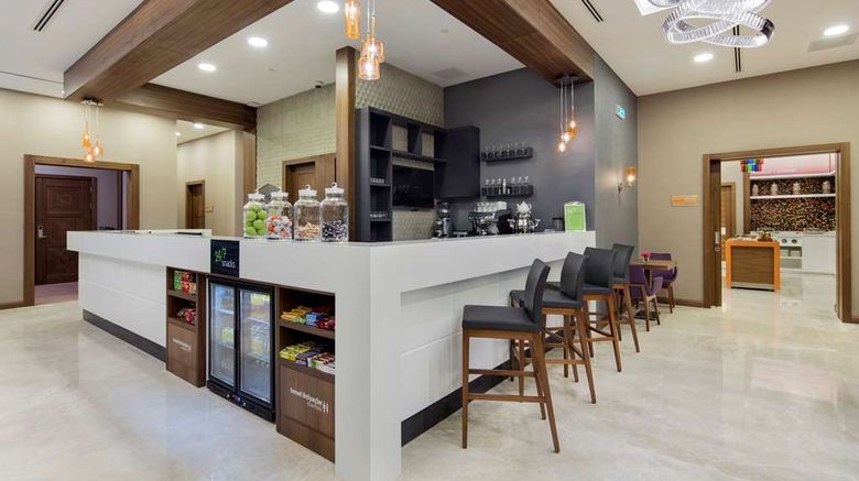 <b>Hampton by Hilton Istanbul Atakoy Restaurant</b>. Images powered by <a href="https://iceportal.shijigroup.com/" title="IcePortal" target="_blank">IcePortal</a>.
