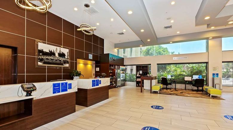 <b>DoubleTree by Hilton Whittier LosAngeles Lobby</b>. Images powered by <a href="https://iceportal.shijigroup.com/" title="IcePortal" target="_blank">IcePortal</a>.
