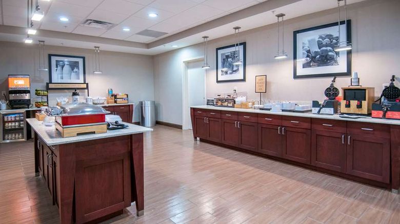 <b>Hampton Inn Opelousas Restaurant</b>. Images powered by <a href="https://iceportal.shijigroup.com/" title="IcePortal" target="_blank">IcePortal</a>.