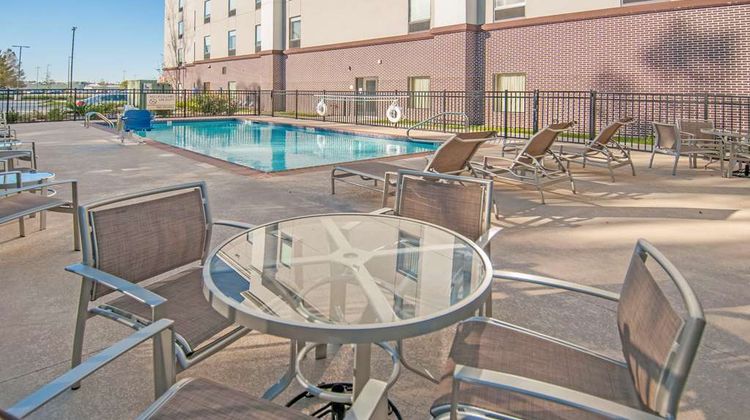 Hampton Inn Opelousas Pool