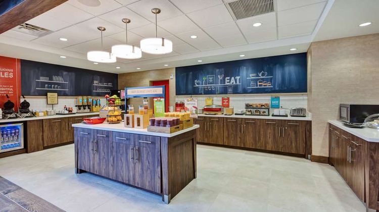 Hampton Inn & Suites Wells Restaurant