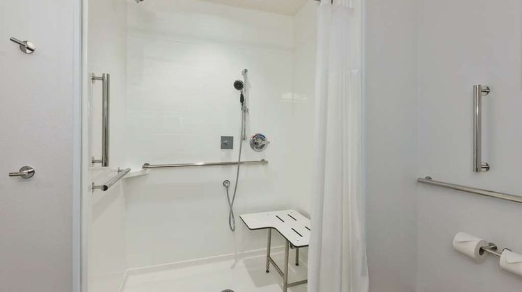 Hampton Inn & Suites Wells Room