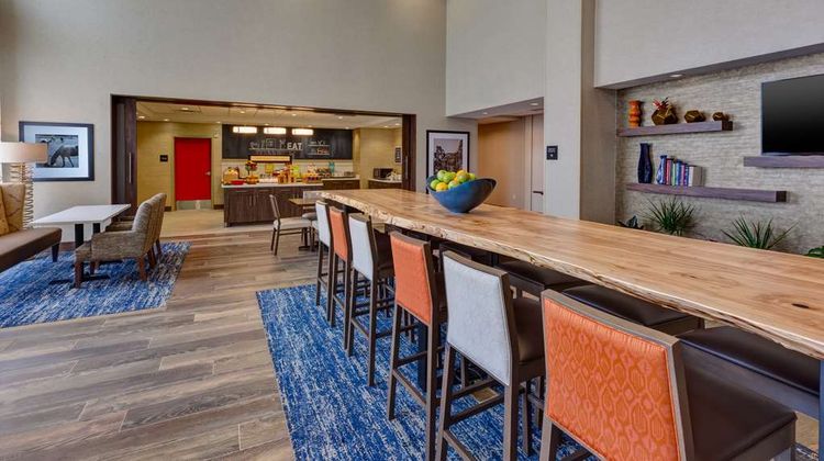 Hampton Inn & Suites Wells Restaurant