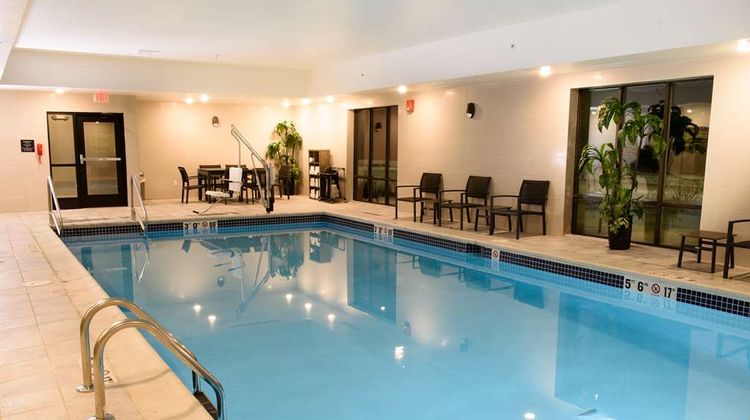 Hampton Inn & Suites Bay City Pool