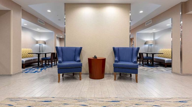<b>Hampton Inn Wetumpka Lobby</b>. Images powered by <a href="https://iceportal.shijigroup.com/" title="IcePortal" target="_blank">IcePortal</a>.