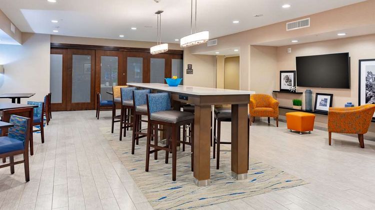 Hampton Inn Wetumpka Lobby