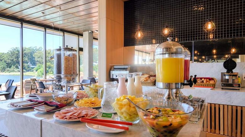 <b>Hampton by Hilton Montevideo Carrasco Restaurant</b>. Images powered by <a href="https://iceportal.shijigroup.com/" title="IcePortal" target="_blank">IcePortal</a>.