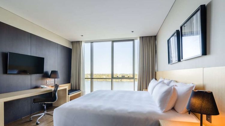 Hampton by Hilton Montevideo Carrasco Room