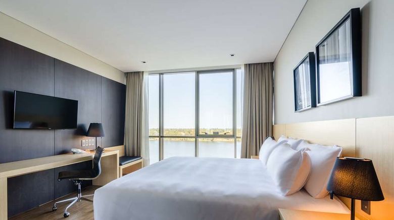 <b>Hampton by Hilton Montevideo Carrasco Room</b>. Images powered by <a href="https://iceportal.shijigroup.com/" title="IcePortal" target="_blank">IcePortal</a>.