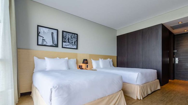 <b>Hampton by Hilton Montevideo Carrasco Room</b>. Images powered by <a href="https://iceportal.shijigroup.com/" title="IcePortal" target="_blank">IcePortal</a>.
