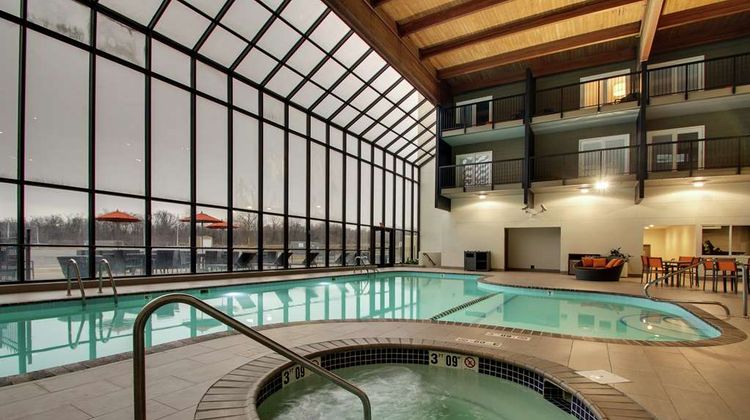 DoubleTree by Hilton Mt Vernon Pool