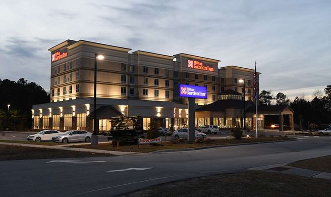 Hilton Garden Inn Jacksonville Exterior