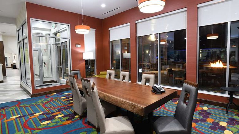 <b>Hilton Garden Inn Jacksonville Lobby</b>. Images powered by <a href="https://iceportal.shijigroup.com/" title="IcePortal" target="_blank">IcePortal</a>.