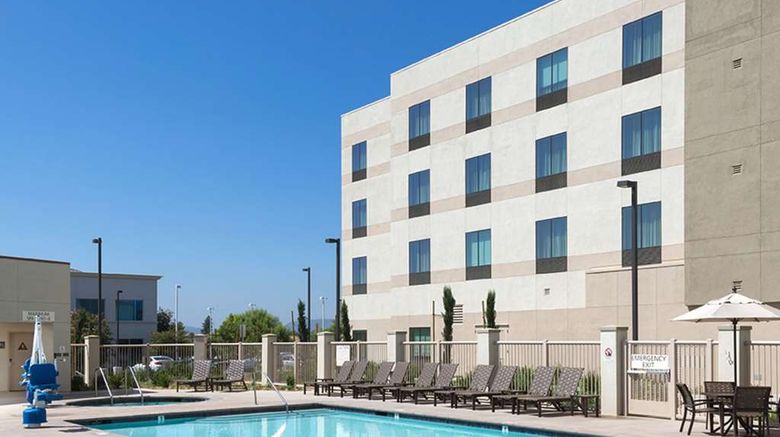 <b>Hampton Inn & Suites Murrieta Temecula Pool</b>. Images powered by <a href="https://iceportal.shijigroup.com/" title="IcePortal" target="_blank">IcePortal</a>.