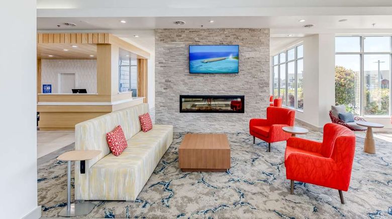 <b>Hilton Garden Inn Outer Banks/Kitty Hawk Lobby</b>. Images powered by <a href="https://iceportal.shijigroup.com/" title="IcePortal" target="_blank">IcePortal</a>.
