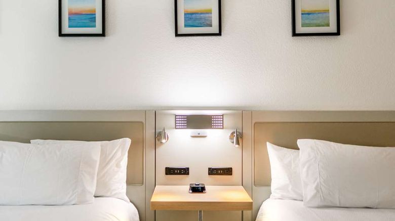 <b>Hilton Garden Inn Outer Banks/Kitty Hawk Room</b>. Images powered by <a href="https://iceportal.shijigroup.com/" title="IcePortal" target="_blank">IcePortal</a>.