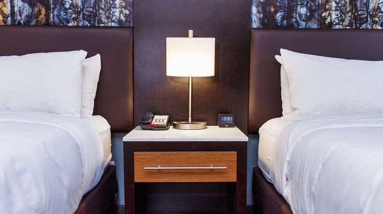 DoubleTree by Hilton Neenah Room