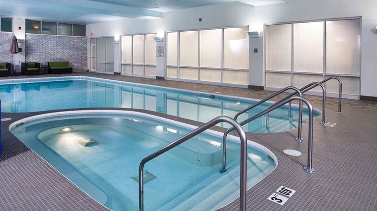 DoubleTree by Hilton Neenah Pool