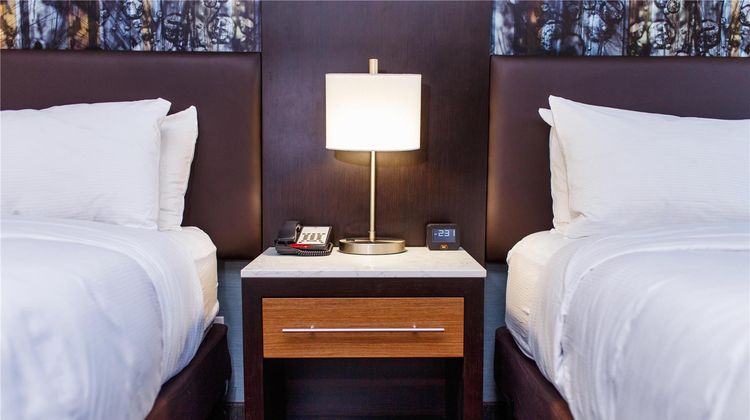 DoubleTree by Hilton Neenah Room