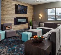 DoubleTree by Hilton Neenah Lobby
