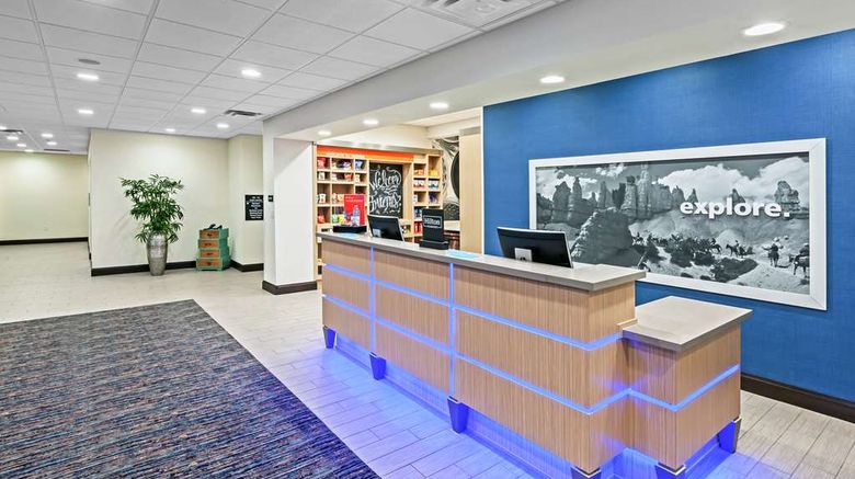 <b>Hampton Inn Ozona West Lobby</b>. Images powered by <a href="https://iceportal.shijigroup.com/" title="IcePortal" target="_blank">IcePortal</a>.
