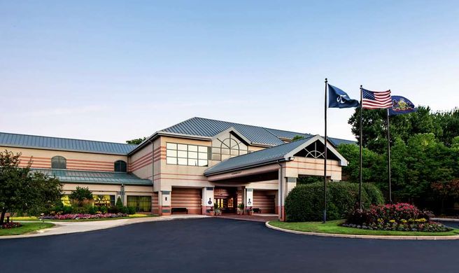 Desmond Hotel Malvern, a Doubletree Exterior