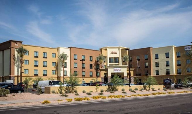 Hampton Inn/Suites Tempe/Phoenix Airport Exterior