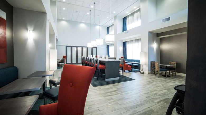 <b>Hampton Inn/Suites Tempe/Phoenix Airport Lobby</b>. Images powered by <a href="https://iceportal.shijigroup.com/" title="IcePortal" target="_blank">IcePortal</a>.