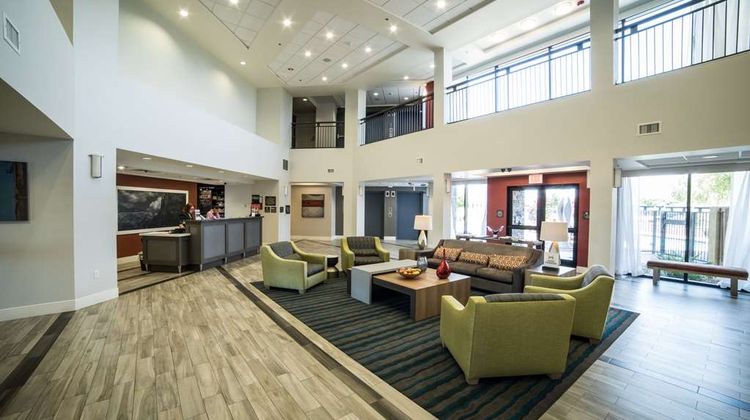 Hampton Inn/Suites Tempe/Phoenix Airport Lobby