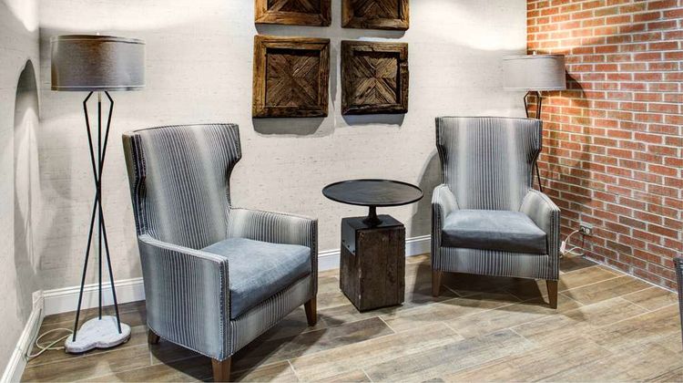 Hampton Inn & Stes-Pittsburg KS Crossing Lobby
