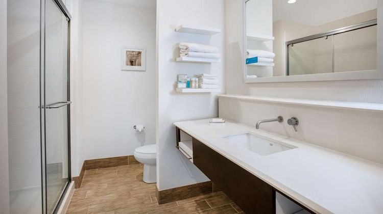 Hampton Inn Rochester Penfield Room