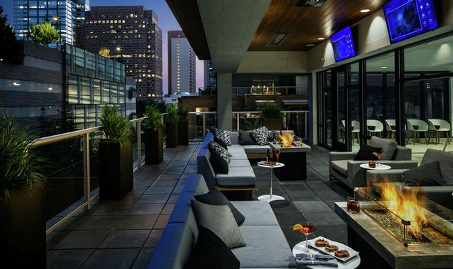 Hilton Garden Inn Bellevue Downtown Exterior