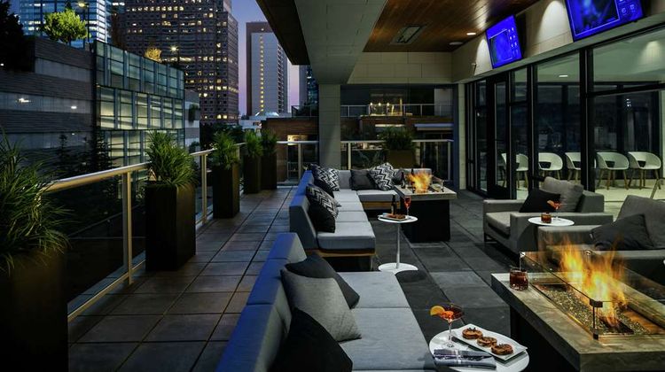 Hilton Garden Inn Bellevue Downtown Exterior