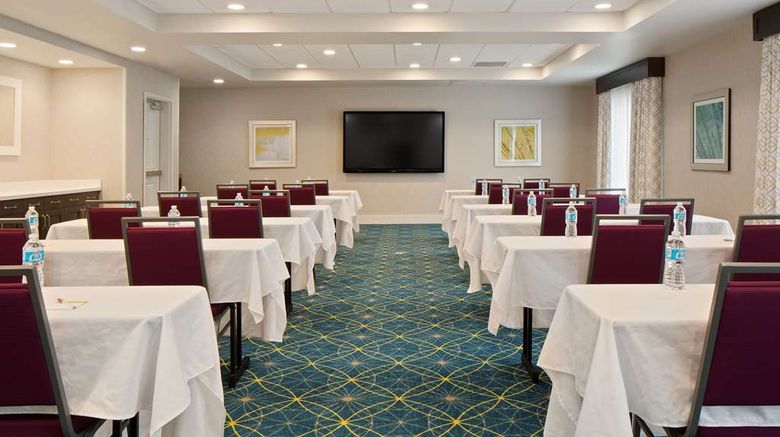<b>Hampton Inn & Suites Seattle Woodinville Meeting</b>. Images powered by <a href="https://iceportal.shijigroup.com/" title="IcePortal" target="_blank">IcePortal</a>.