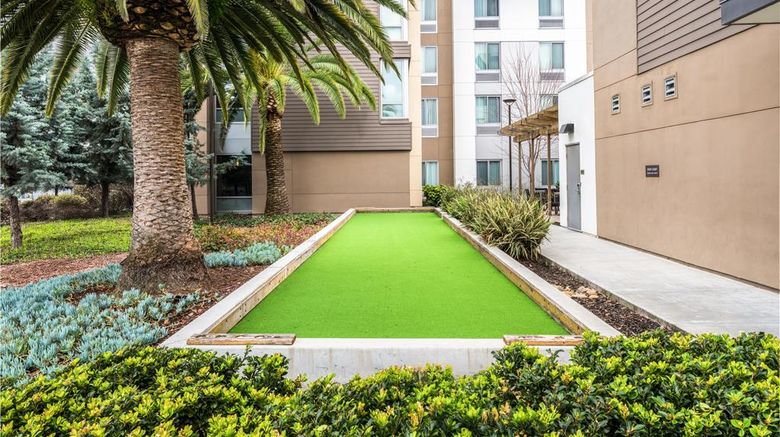 <b>Homewood Suites by Hilton San Jose North Recreation</b>. Images powered by <a href="https://iceportal.shijigroup.com/" title="IcePortal" target="_blank">IcePortal</a>.