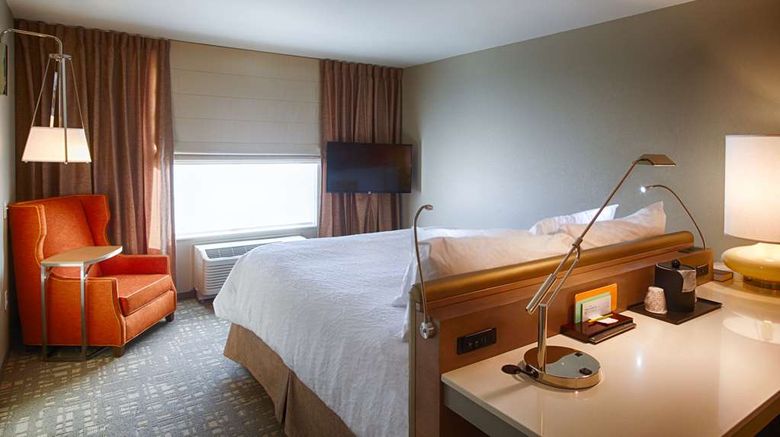 <b>Hilton Garden Inn Salina Room</b>. Images powered by <a href="https://iceportal.shijigroup.com/" title="IcePortal" target="_blank">IcePortal</a>.
