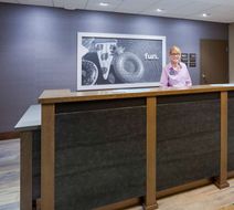 Hampton Inn Spicer Green Lake Lobby
