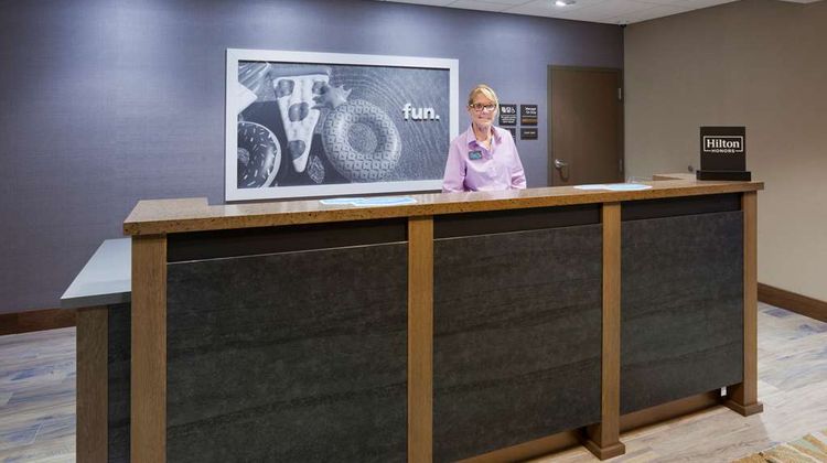 Hampton Inn Spicer Green Lake Lobby
