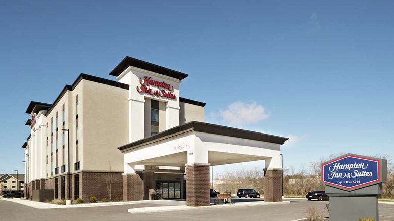 <b>Hampton Inn & Suites St. Louis/Alton Exterior</b>. Images powered by <a href="https://iceportal.shijigroup.com/" title="IcePortal" target="_blank">IcePortal</a>.
