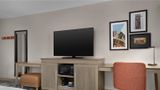 <b>Hampton Inn & Suites St. Louis/Alton Room</b>. Images powered by <a href="https://iceportal.shijigroup.com/" title="IcePortal" target="_blank">IcePortal</a>.