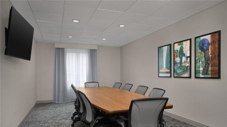 <b>Hampton Inn & Suites St. Louis/Alton Meeting</b>. Images powered by <a href="https://iceportal.shijigroup.com/" title="IcePortal" target="_blank">IcePortal</a>.