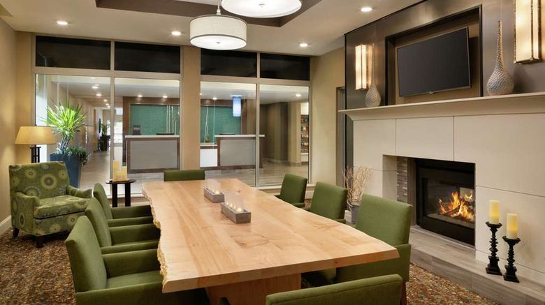 <b>Hilton Garden Inn Statesville Lobby</b>. Images powered by <a href="https://iceportal.shijigroup.com/" title="IcePortal" target="_blank">IcePortal</a>.