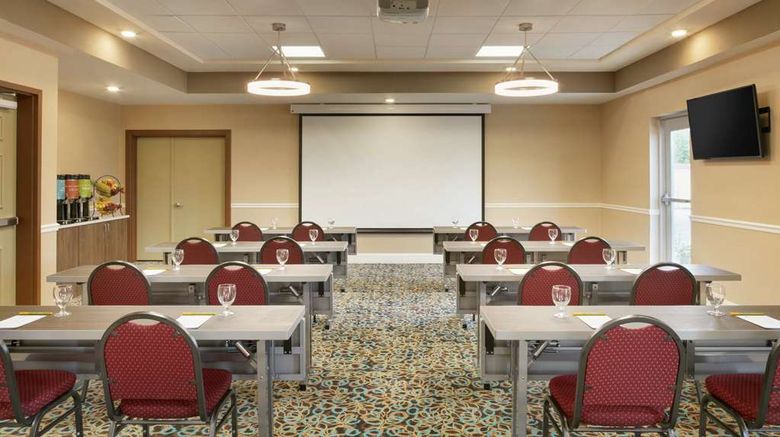 <b>Hilton Garden Inn Statesville Meeting</b>. Images powered by <a href="https://iceportal.shijigroup.com/" title="IcePortal" target="_blank">IcePortal</a>.