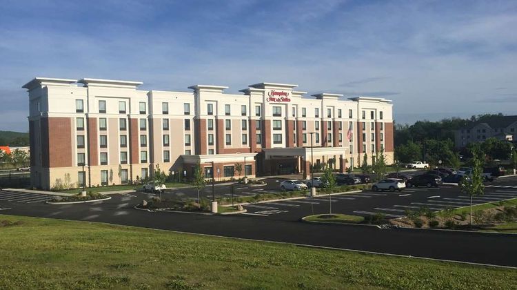 Hampton Inn & Suites Stewart Arpt Exterior