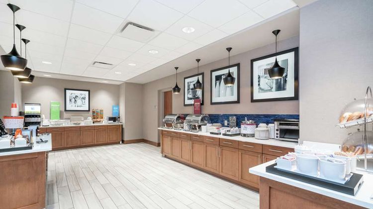 Hampton Inn & Suites Stewart Arpt Restaurant