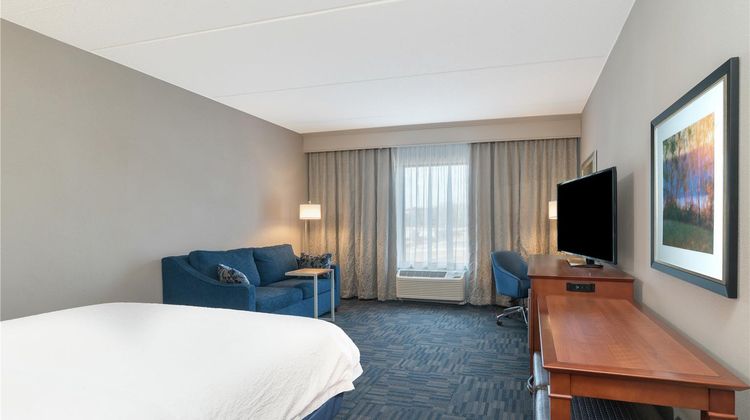 Hampton Inn & Suites Stewart Arpt Room