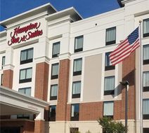 Hampton Inn & Suites Stewart Arpt Exterior